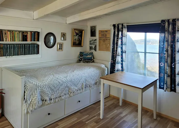 Modern Captain's House On Beautiful Skatoy *